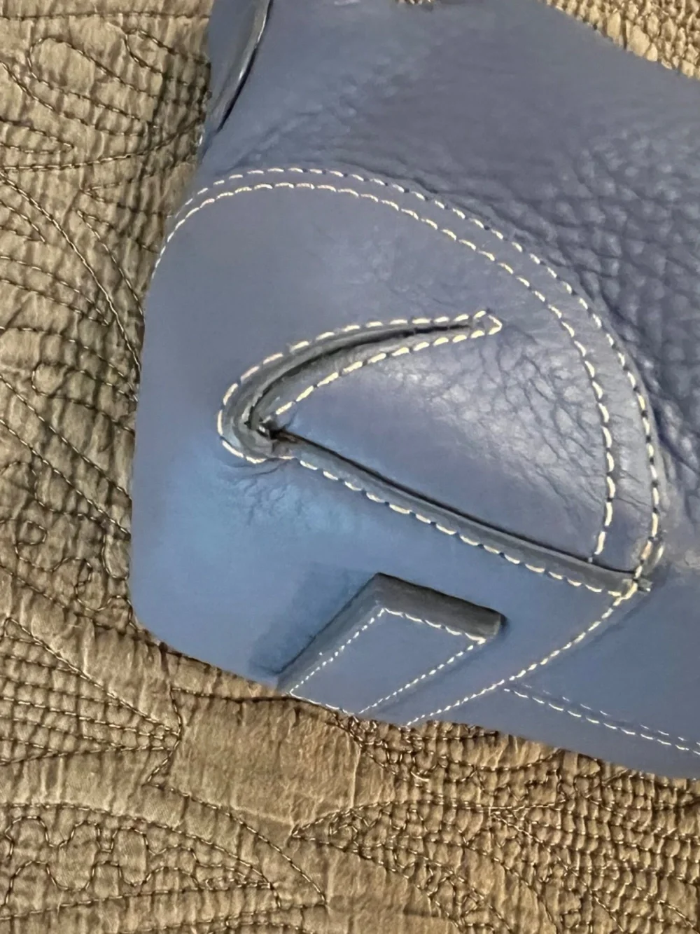 Ann Taylor Periwinkle Light Blue Pebbled Leather Magnetic Clasp Handle Clutch